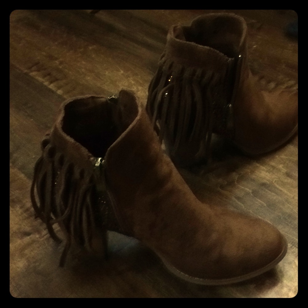 Heeled fringe &glitter booties